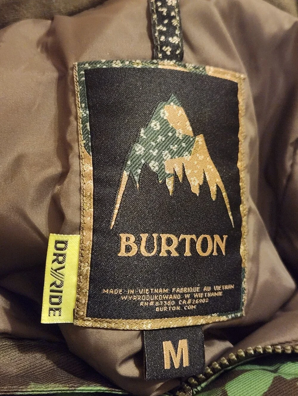 Burton Snowboard Ski Camo Dryride Size Medium WB Ginger JK Jacket